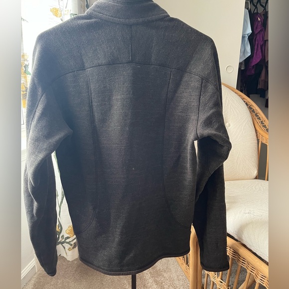 Patagonia Men’s Gray Quarter Zip Fleece Jacket - Picture 5 of 6